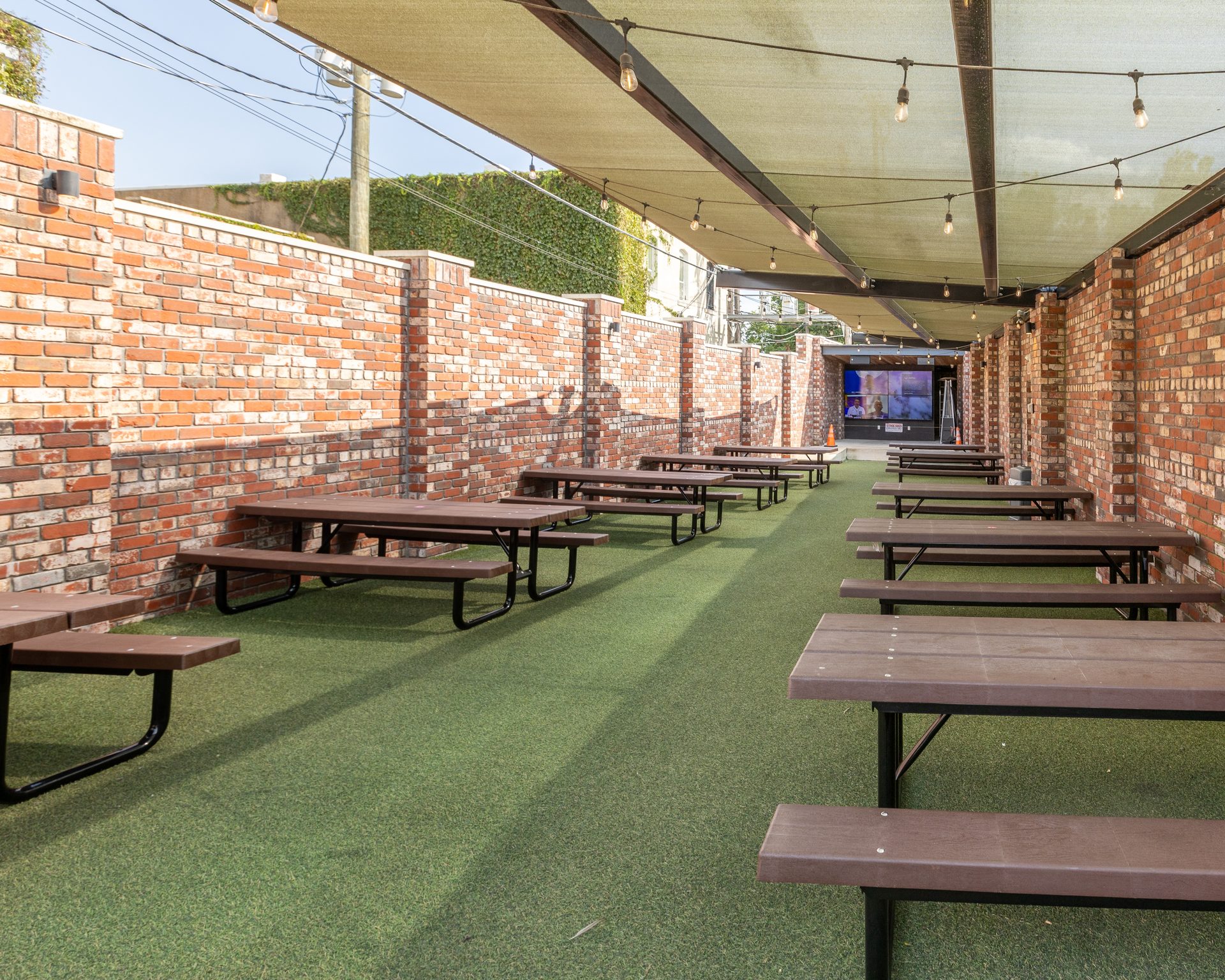 Dine In and Enjoy the Outdoors